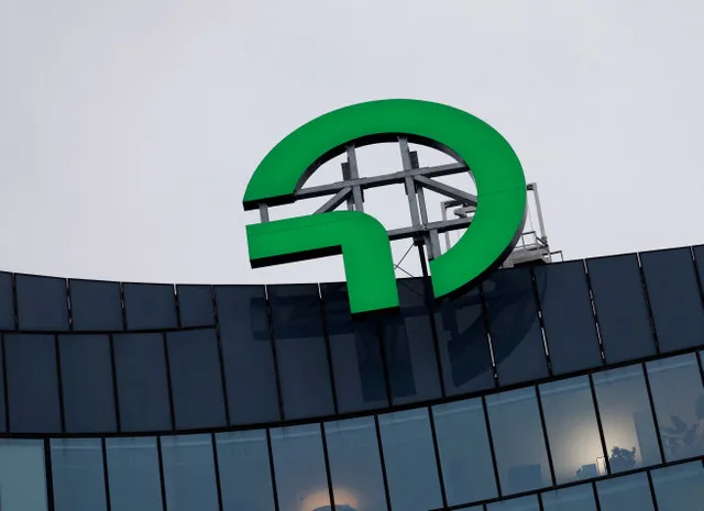 Austrian energy regulator E-Control confirmed today that OMV is now fully passing on a five cent per litre price cut to consumers after initial compliance issues. The move follows government rules designed to return excess tax revenue and cap retail margins amid high oil prices.