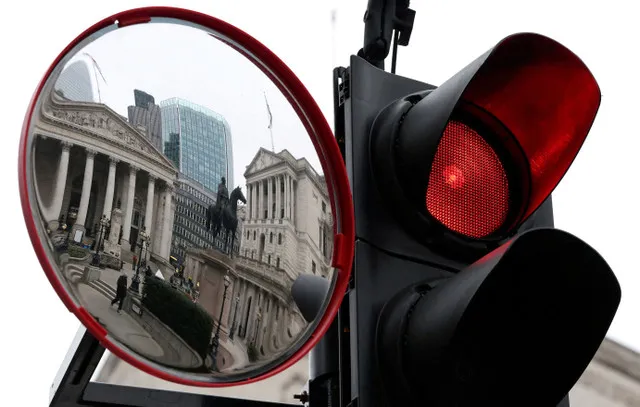 Deputy Governor Sarah Breeden told the BBC today that current share prices fail to reflect global risks. She warned that a market correction is likely soon.