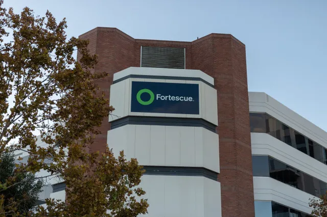 أصدرت محكمة أسترالية حكما يقضي بإلزام شركة Fortescue بدفع 150 مليون دولار أسترالي لشعب ييندجيبارندي. ويأتي هذا القرار لتعويض السكان الأصليين عن الخسائر الثقافية الناجمة عن عمليات التعدين التي أجرتها الشركة في أراضيهم.