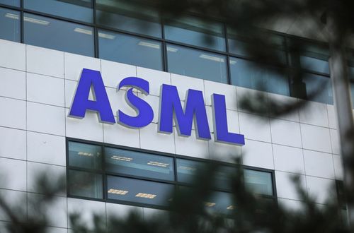 ASML CEO cautions EU over strategic project management | IUX24